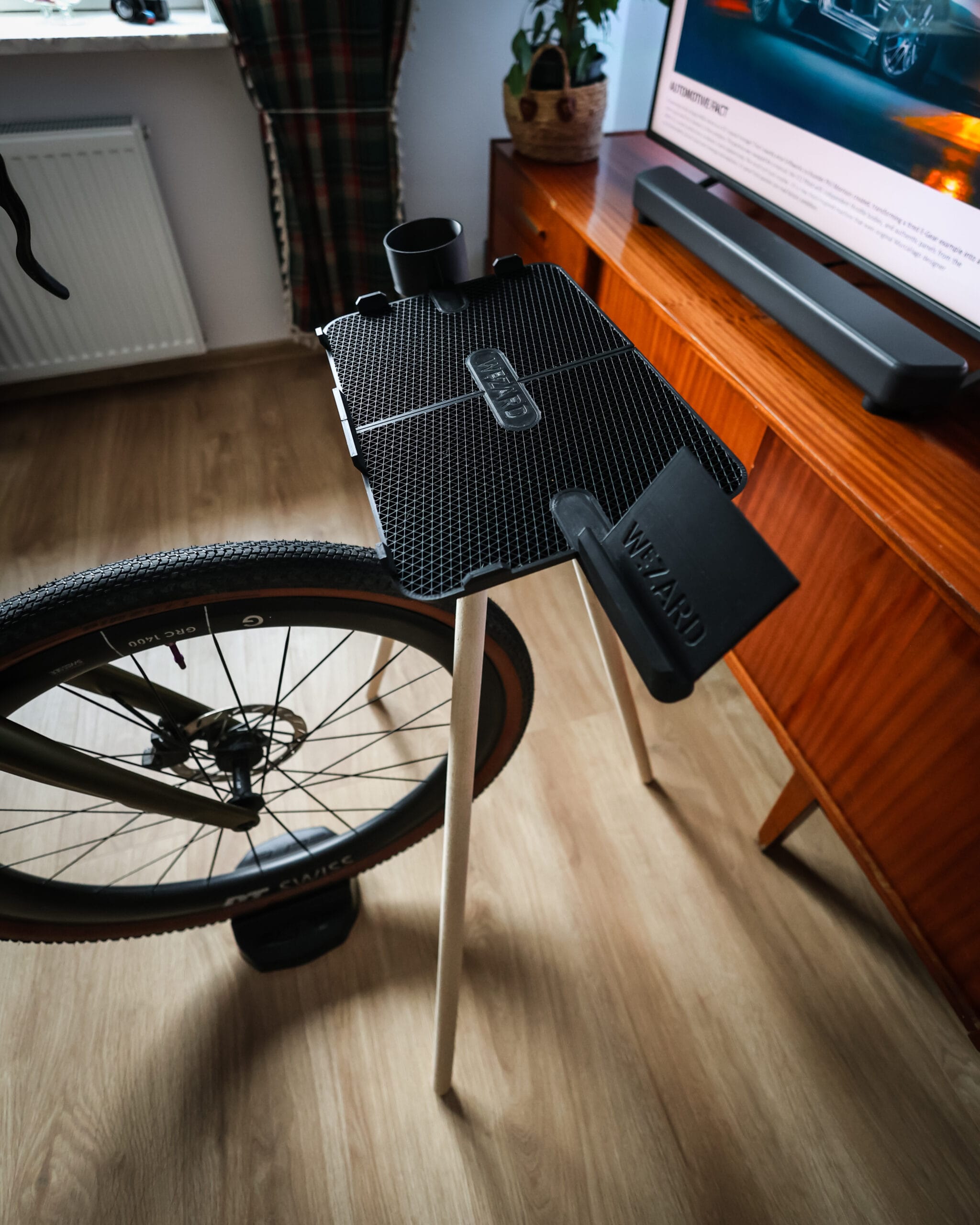 stolik do trenażera 2k26 - obrazek 11