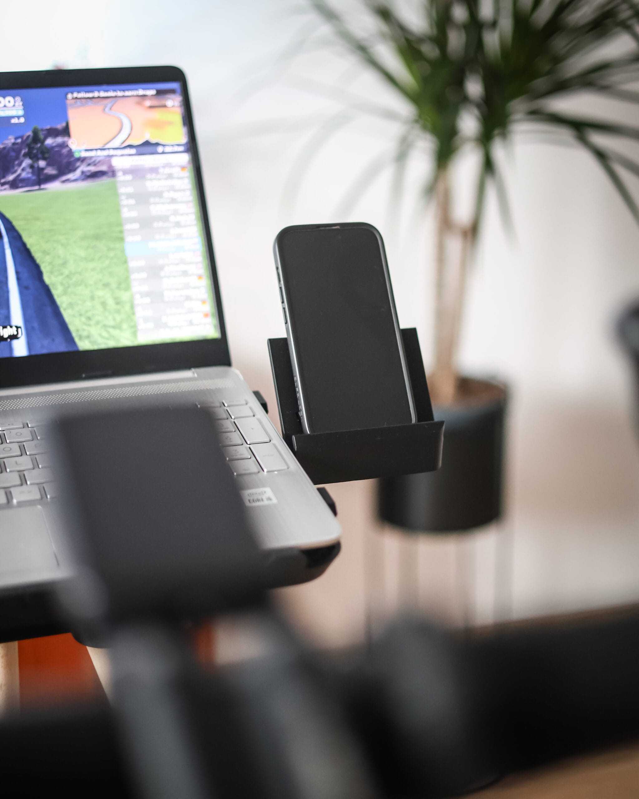 stolik do trenażera 2k26 - obrazek 3