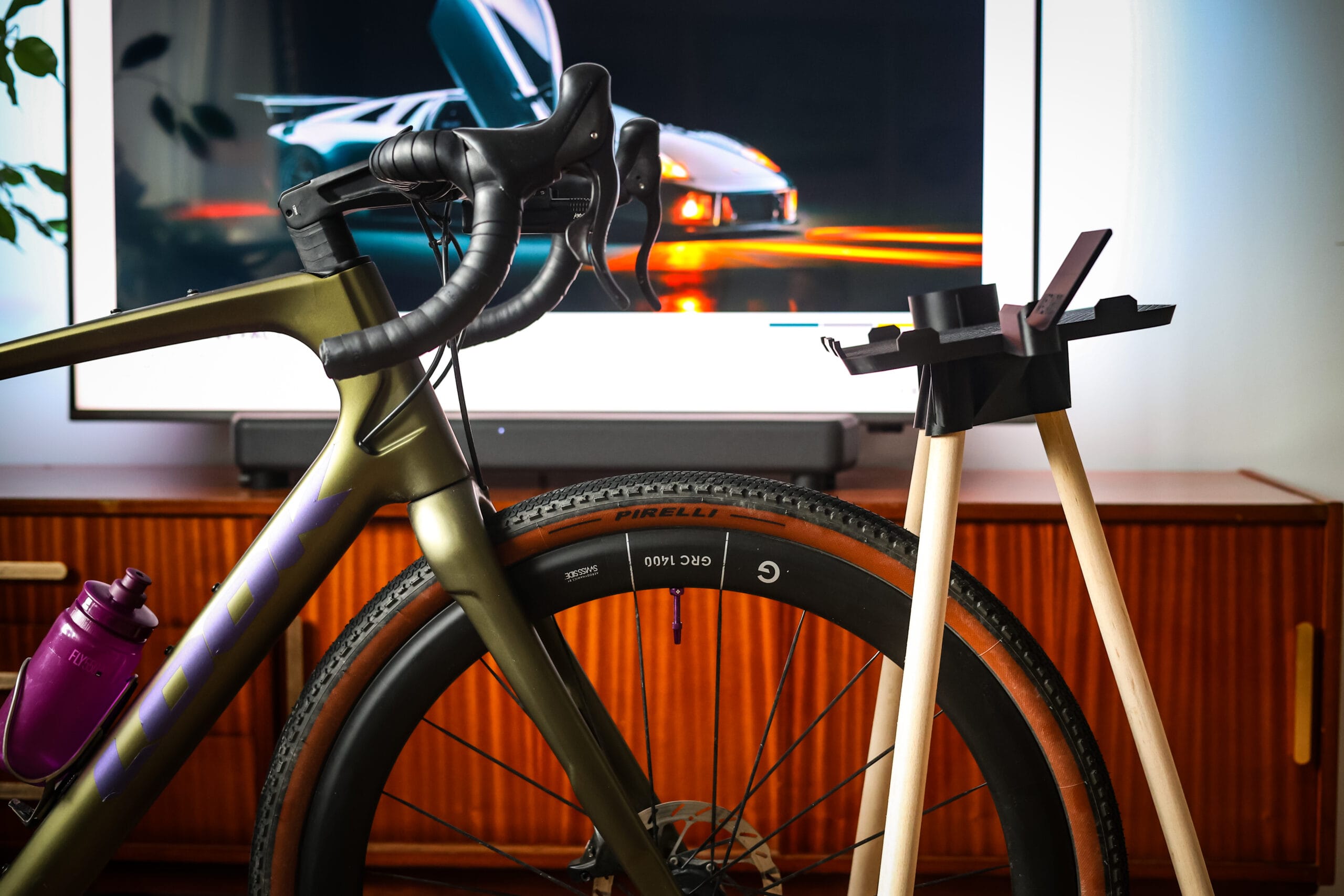 stolik do trenażera 2k26 - obrazek 8