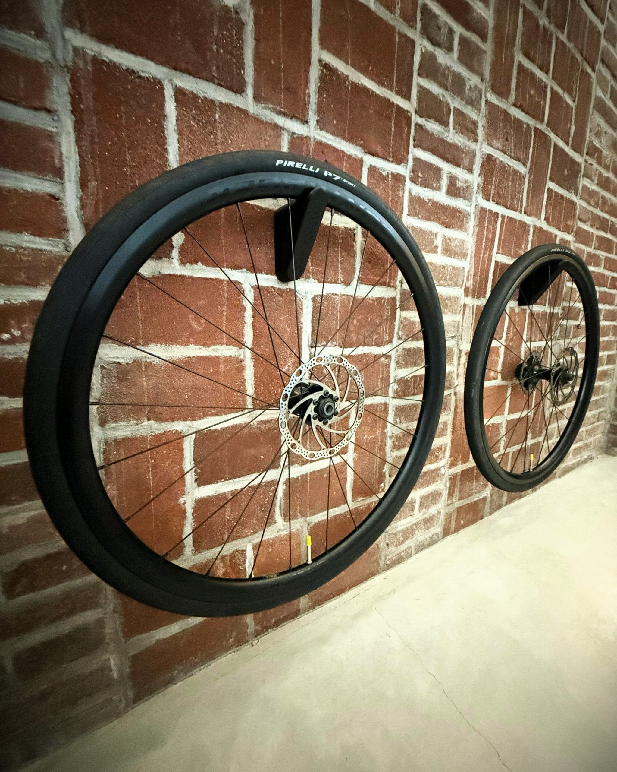 Uchwyt ścienny na koło Grappa - obrazek 4